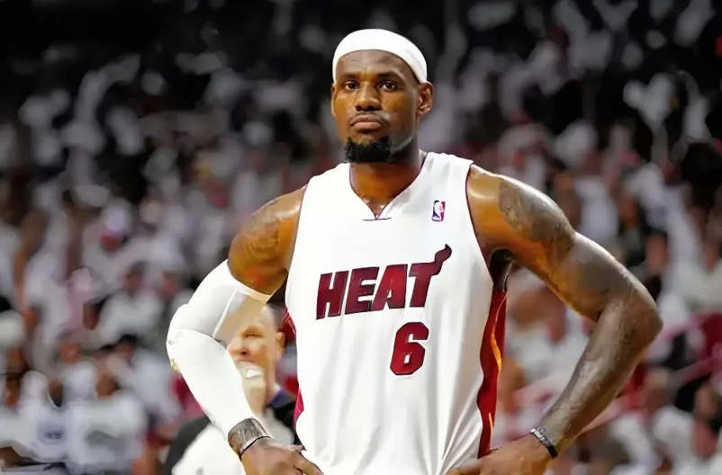 中国男篮12人名单出炉，仅一人调整，前NBA球员对手缺战